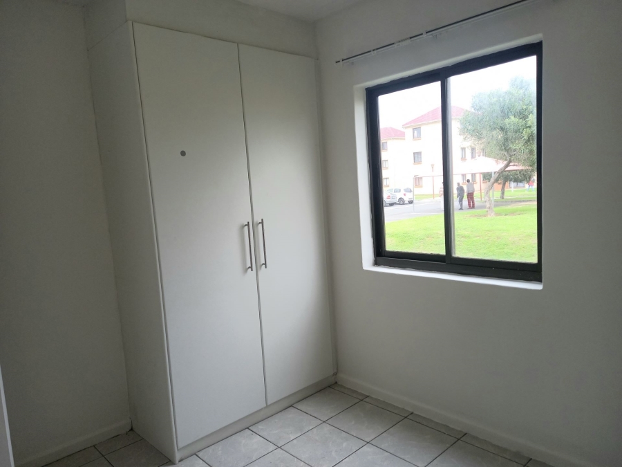 To Let 1 Bedroom Property for Rent in Guldenland Western Cape